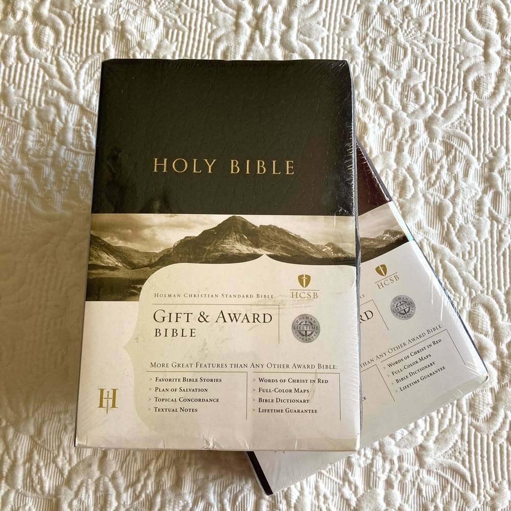 Bible Set - Picture 3 of 10